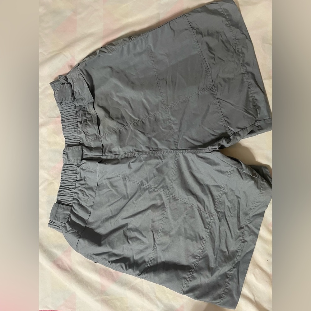 Medium grey AFTCO fishing shorts - Picture 2 of 2